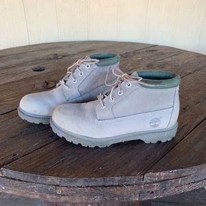 EUC GRAY TIMBERLAND BOOTS SIZE 8